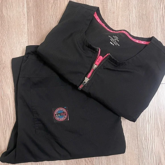 Koi Lite Scrub Set - Picture 2 of 4